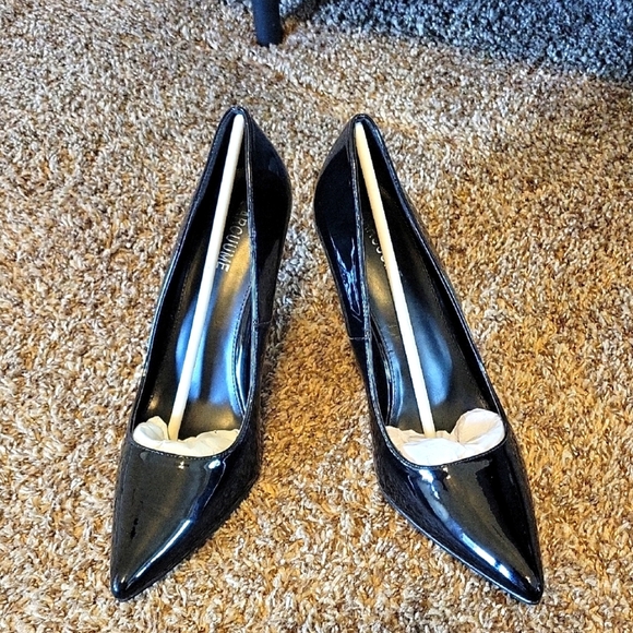 Elegant Black Women's Heels NWOT - Picture 1 of 8